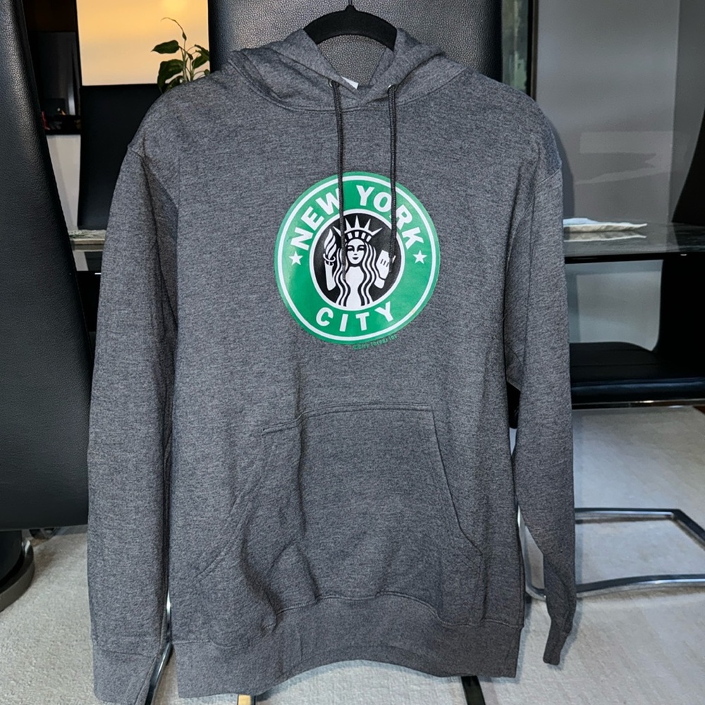 NYC sweater. Size Small